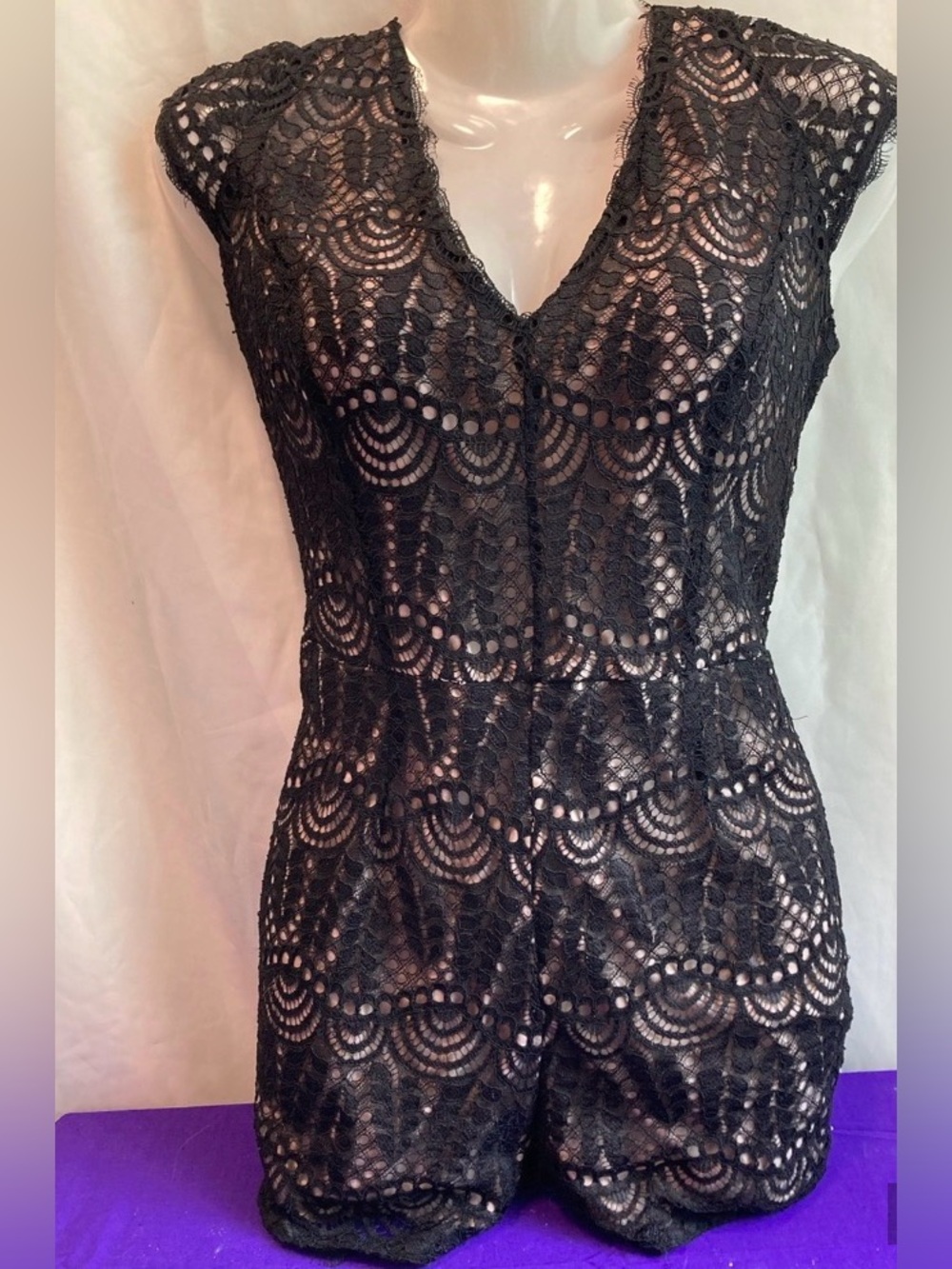 Dynamite Black Lace Romper Playsuit V Neck Zip Back Size S